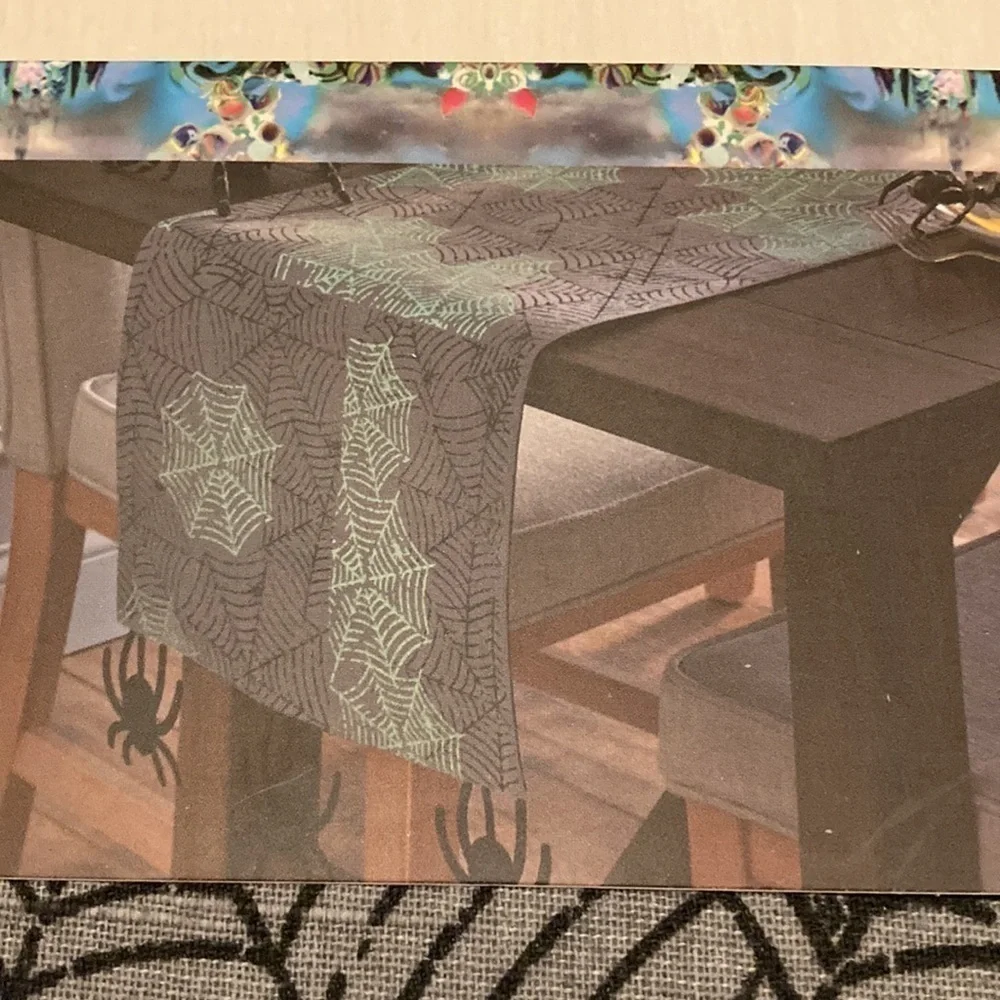 NWT!  CYNTHIA ROWLEY CURIOUS GLOW IN THE DARK SPIDERWEB HALLOWEEN TABLE RUNNER